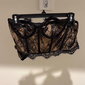 Elegant Lace Bustier in Black and Tan